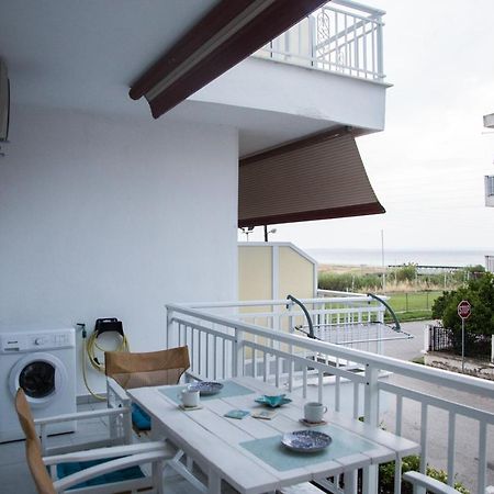 Grey Theros Apartments Paralia Dionisiou Exterior foto