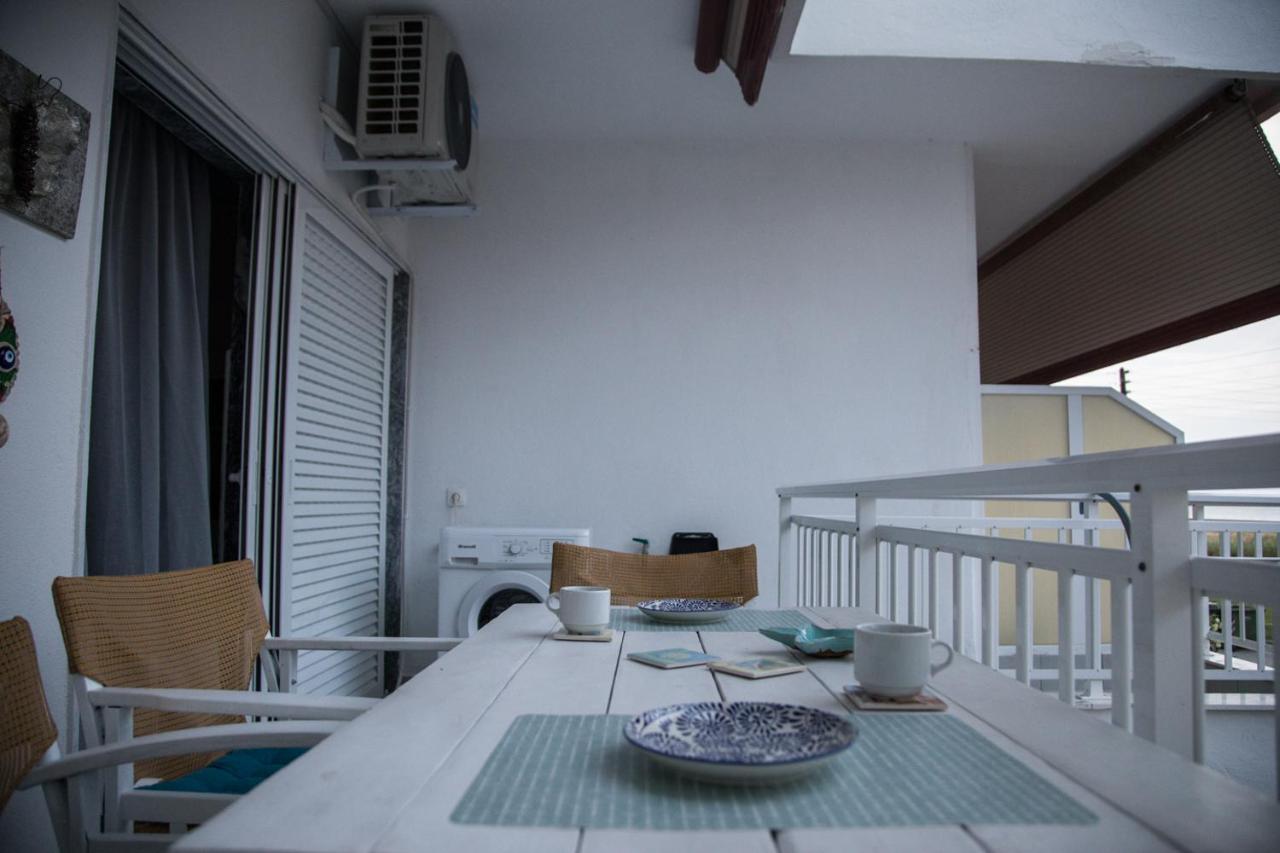 Grey Theros Apartments Paralia Dionisiou Exterior foto
