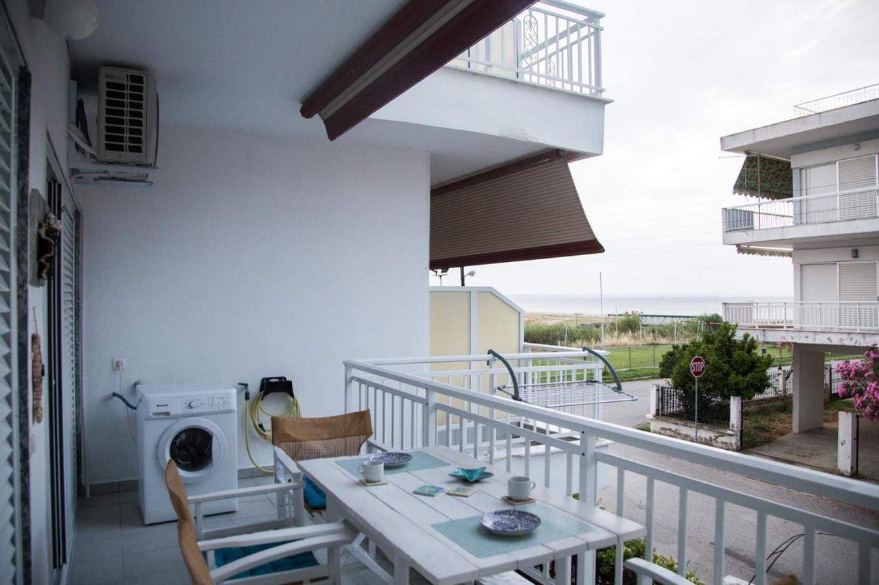 Grey Theros Apartments Paralia Dionisiou Exterior foto